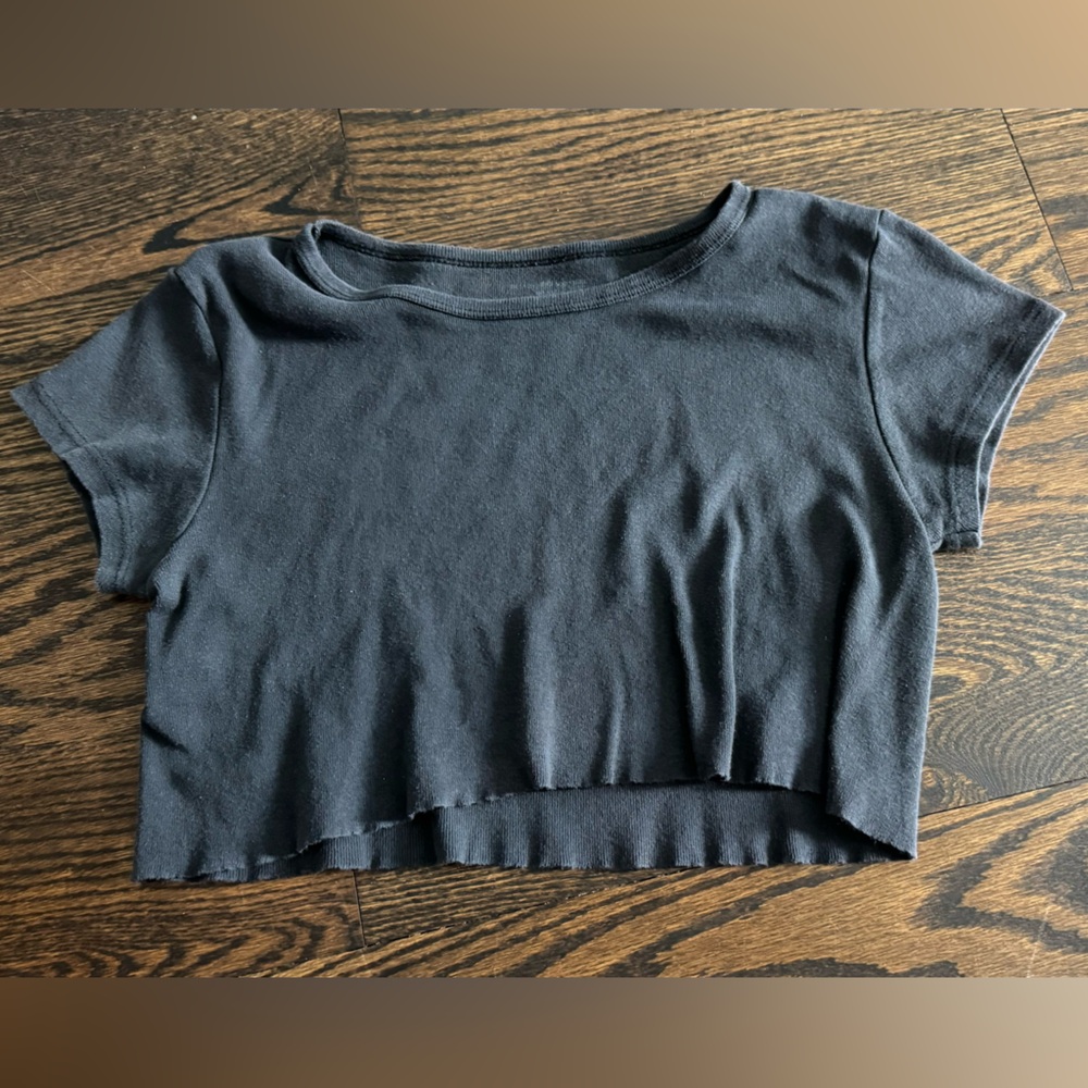 Size S/XS Brandy Melville black cropped T-shirt